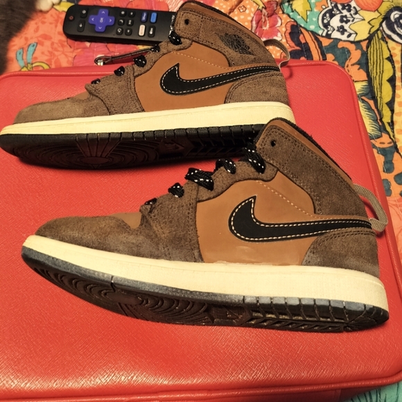 Jordan 1 Mid SE Dark Chocolate - Picture 8 of 10